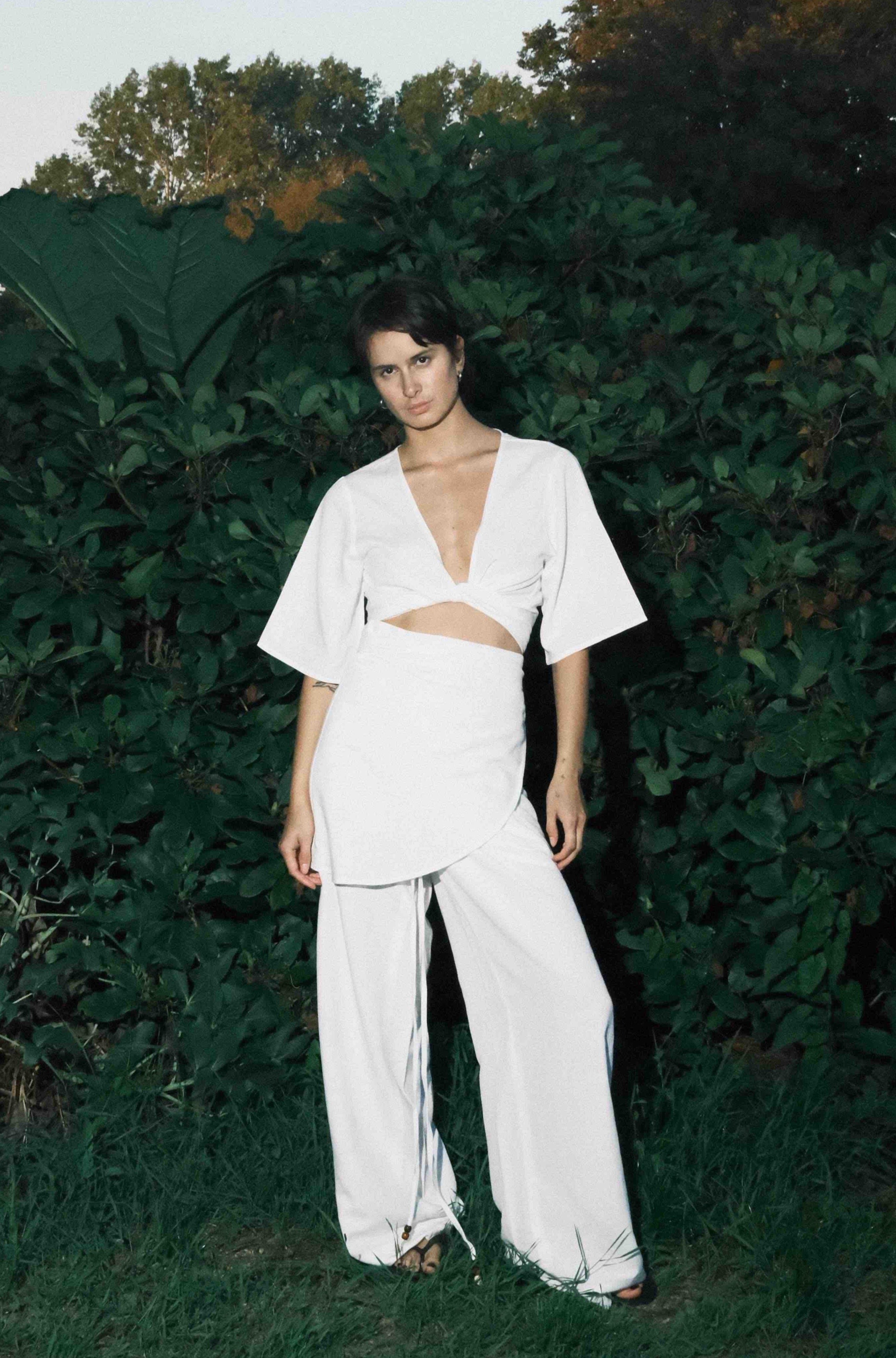 ultimate wrap top | white