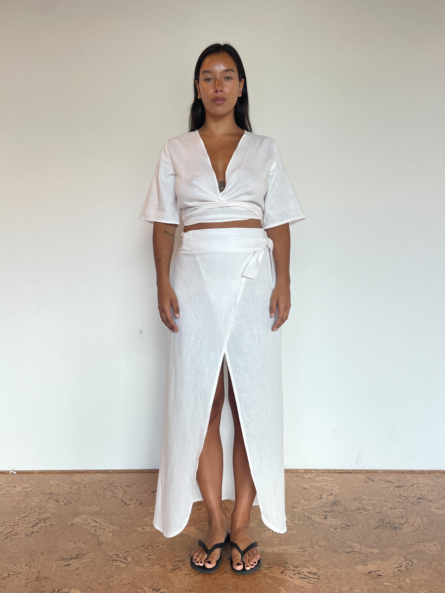 ultimate wrap top | white